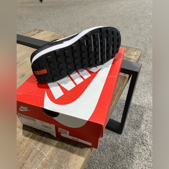 Nike Waffle One - Picture 3 of 6